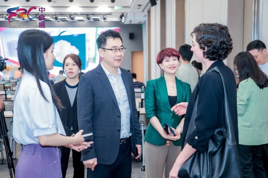 六展融合打造行业标杆，五大亮点引领食饮潮流