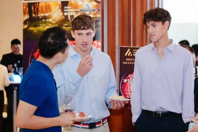 广州中食展参展商专属 1V1精准直连30+高端餐饮决策者！8.9餐酒融合节邀您入席！